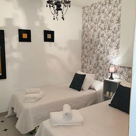 El Rincon De La Tia Basilia- *